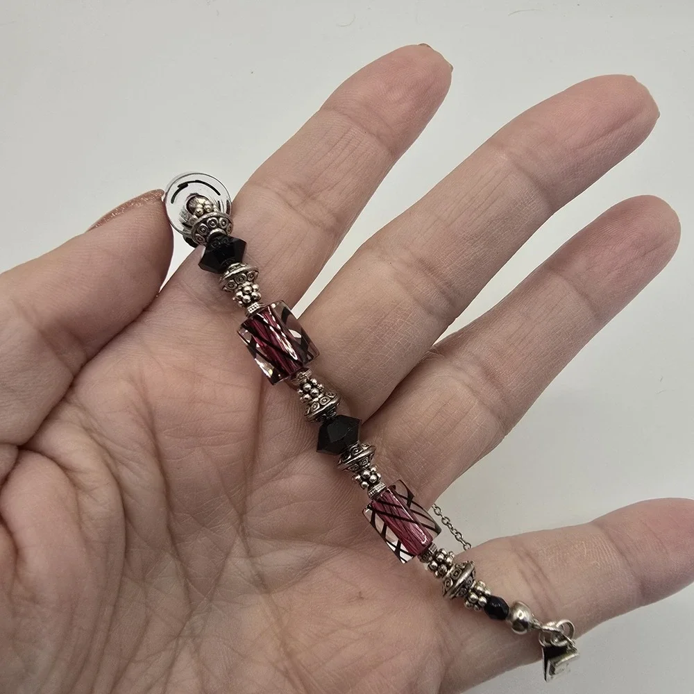 Purple Black Glass Bead Bracelet Silver Tone Toggle Clasp Artisan Style‎ 7.5